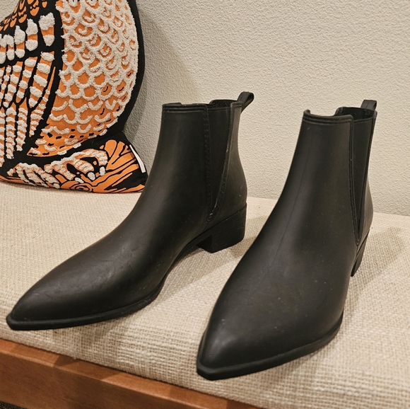 Jeffrey Campbell Mist - pointed rain bootie - matte black - Picture 8 of 9